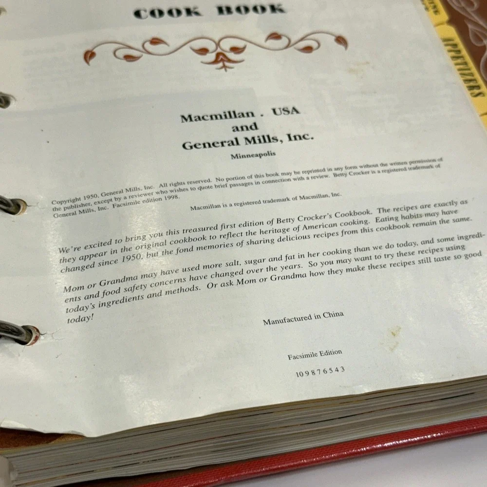 Betty Crockers Picture Cook Book 1998 edition of 1950 Recipe‎ Book